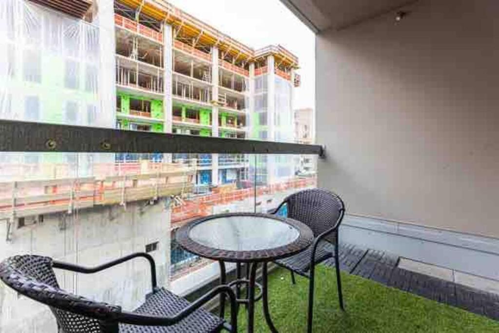 Beautiful Apartment Downtown, Mins To Rogers Arena, Stadium, Restaurants, Shops فانكوفر المظهر الخارجي الصورة