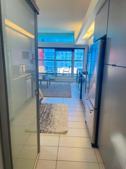 Beautiful Apartment Downtown, Mins To Rogers Arena, Stadium, Restaurants, Shops فانكوفر المظهر الخارجي الصورة